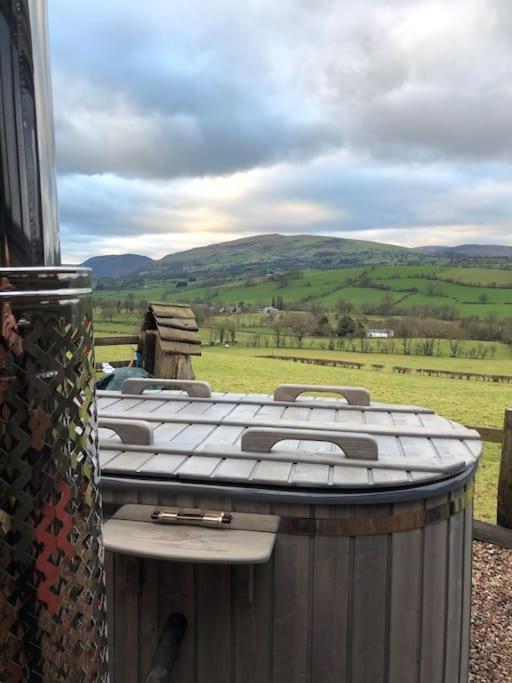 The Retreat Villa Llanrhaeadr-ym-Mochnant Luaran gambar