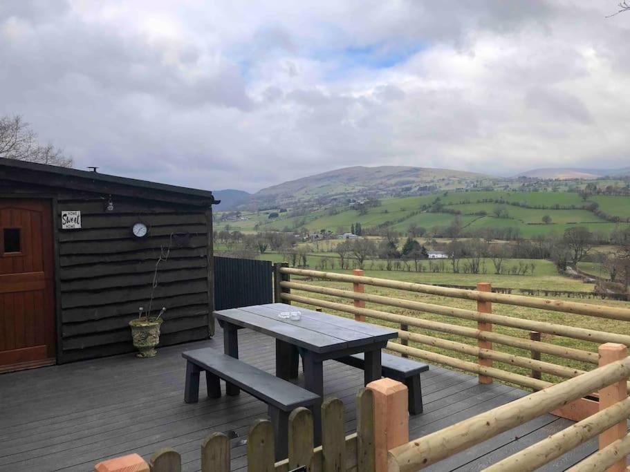 The Retreat Villa Llanrhaeadr-ym-Mochnant Luaran gambar