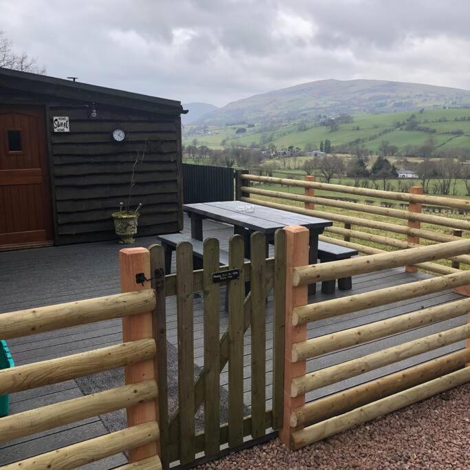 The Retreat Villa Llanrhaeadr-ym-Mochnant Luaran gambar