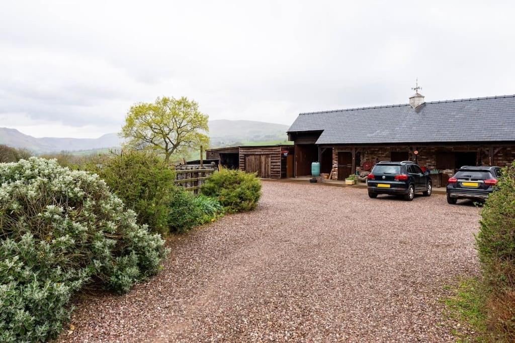 The Retreat Villa Llanrhaeadr-ym-Mochnant Luaran gambar
