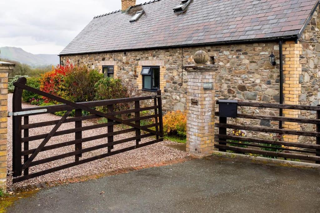 The Retreat Villa Llanrhaeadr-ym-Mochnant Luaran gambar