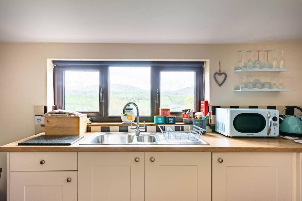 The Retreat Villa Llanrhaeadr-ym-Mochnant Luaran gambar