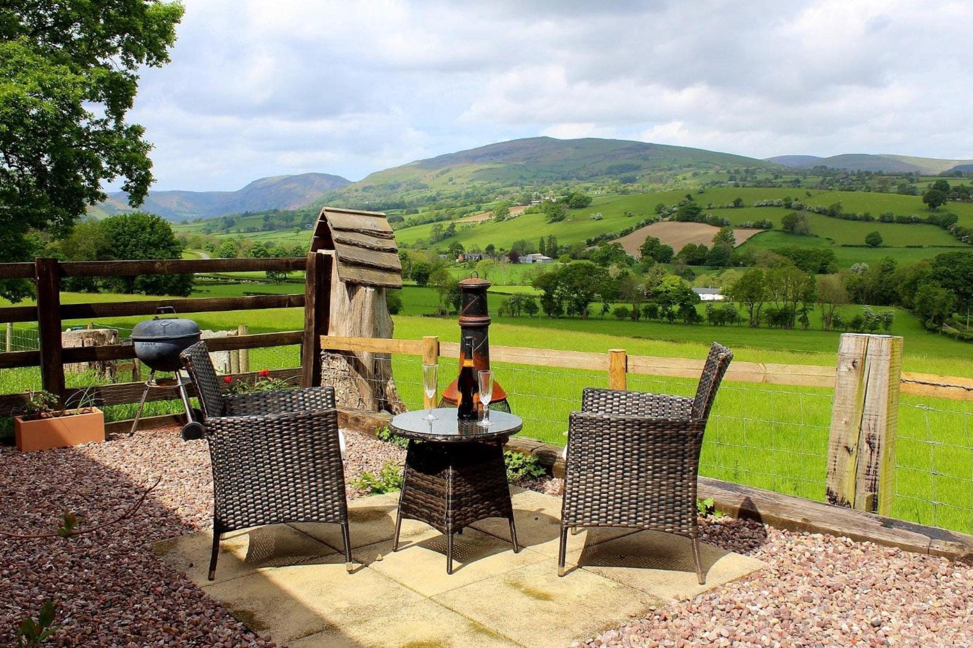The Retreat Villa Llanrhaeadr-ym-Mochnant Luaran gambar